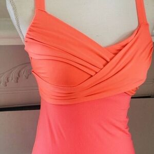 Coral Twist-Front Women's Top